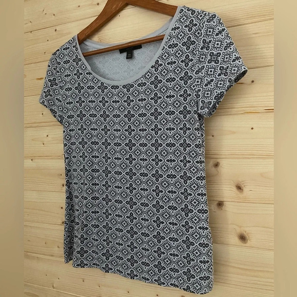 BANANA REPUBLIC Luxe Touch Women's Tee | Color: Gray/Brown | Size: XS - Picture 2 of 8